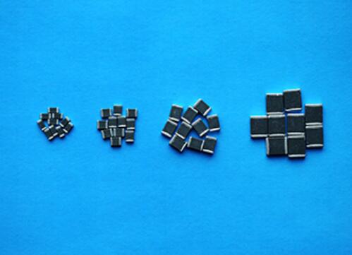 浪涌防護(hù)專(zhuān)用QV2220貼片壓敏電阻